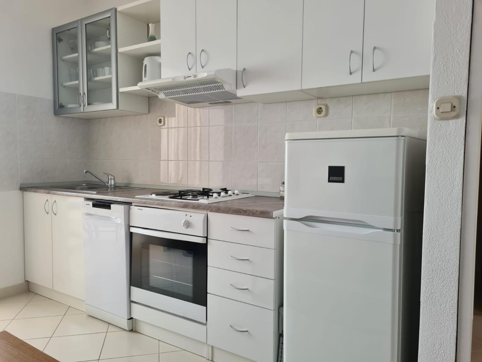 Apartments Jelena Supetar - Four Apartments - A Small House With A Private Yard - Two-Room Apartment With A Sea View - Studio Apartment - Two-Room Apartment With Garden View- Free Parking المظهر الخارجي الصورة