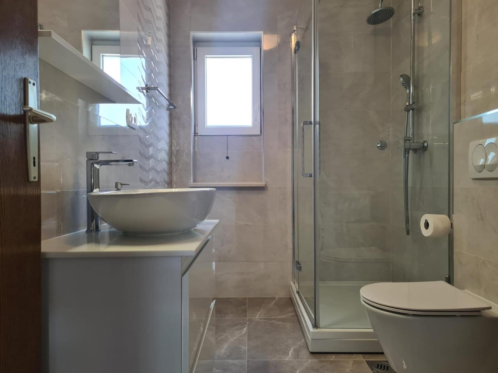 Apartments Jelena Supetar - Four Apartments - A Small House With A Private Yard - Two-Room Apartment With A Sea View - Studio Apartment - Two-Room Apartment With Garden View- Free Parking المظهر الخارجي الصورة