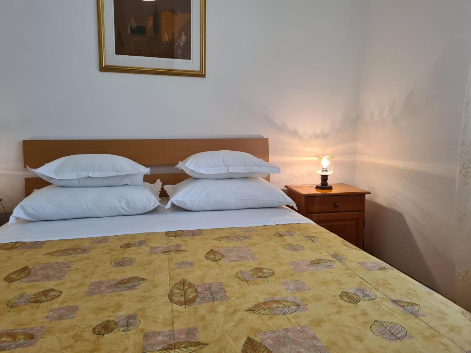 Apartments Jelena Supetar - Four Apartments - A Small House With A Private Yard - Two-Room Apartment With A Sea View - Studio Apartment - Two-Room Apartment With Garden View- Free Parking المظهر الخارجي الصورة