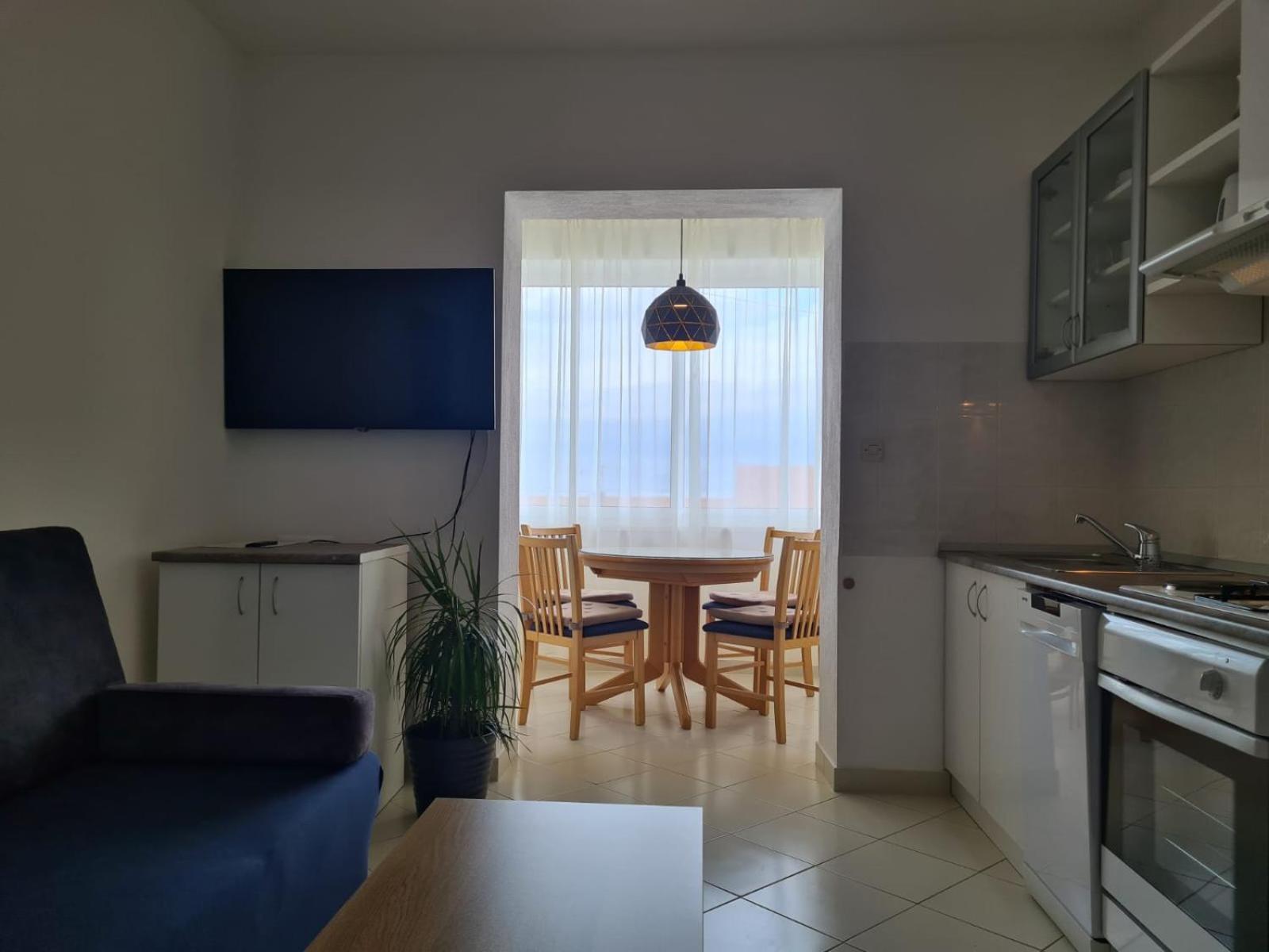 Apartments Jelena Supetar - Four Apartments - A Small House With A Private Yard - Two-Room Apartment With A Sea View - Studio Apartment - Two-Room Apartment With Garden View- Free Parking المظهر الخارجي الصورة
