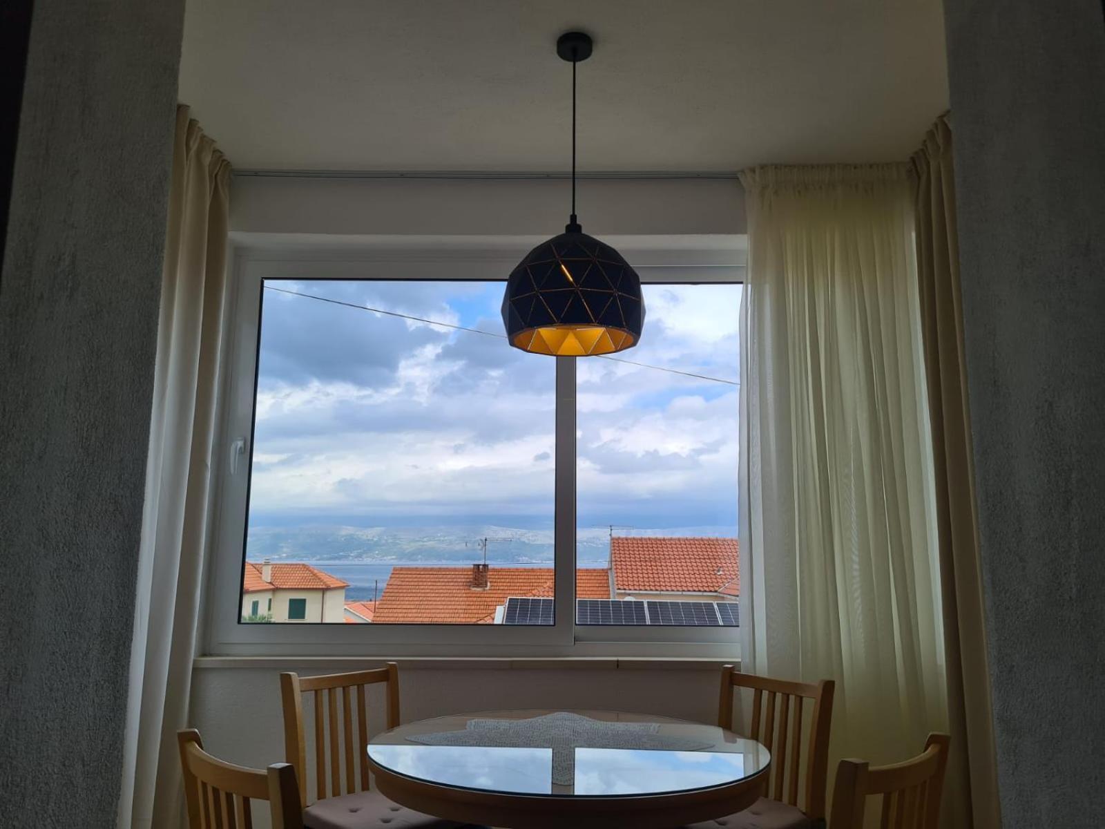 Apartments Jelena Supetar - Four Apartments - A Small House With A Private Yard - Two-Room Apartment With A Sea View - Studio Apartment - Two-Room Apartment With Garden View- Free Parking المظهر الخارجي الصورة