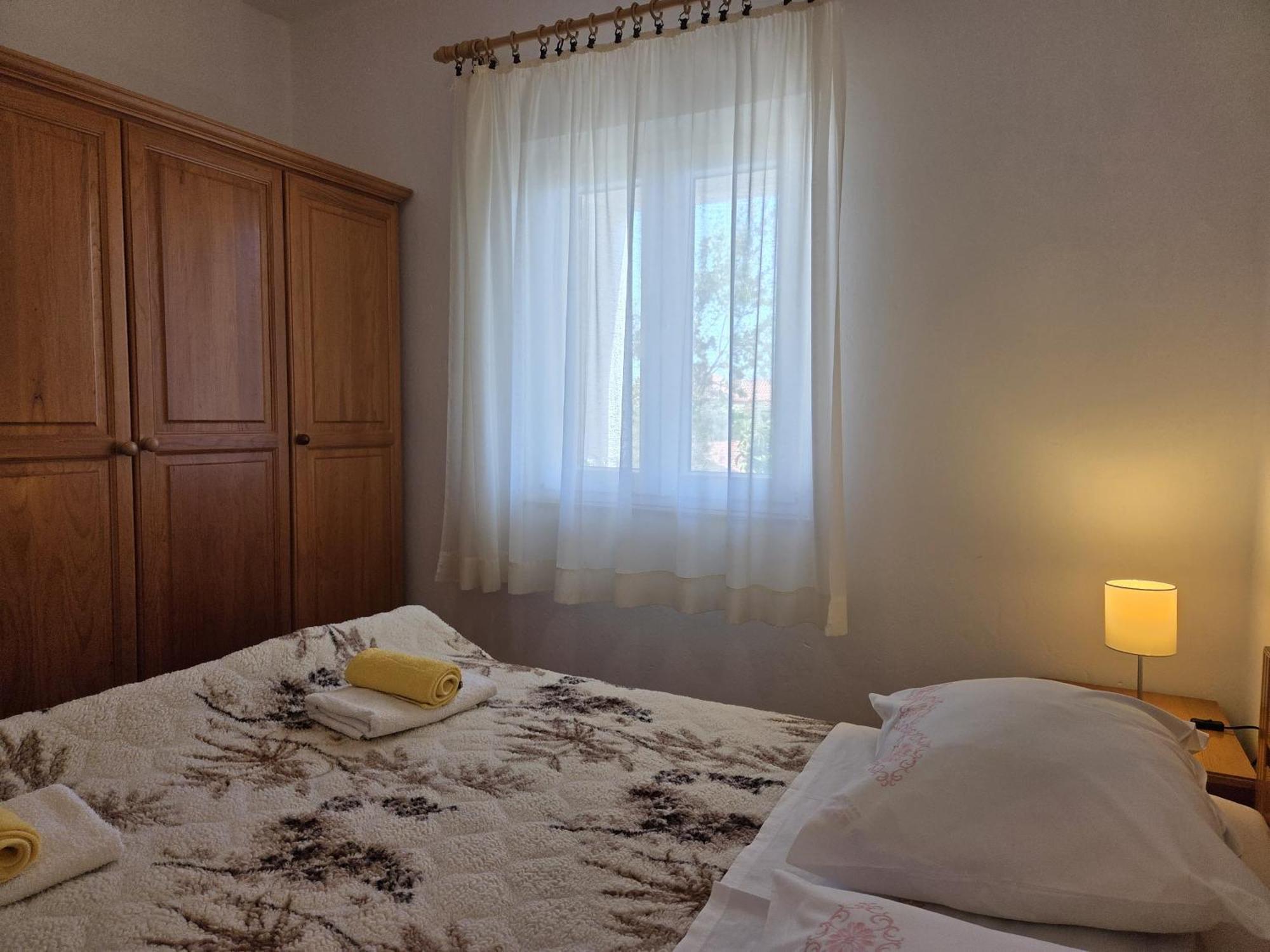 Apartments Jelena Supetar - Four Apartments - A Small House With A Private Yard - Two-Room Apartment With A Sea View - Studio Apartment - Two-Room Apartment With Garden View- Free Parking المظهر الخارجي الصورة