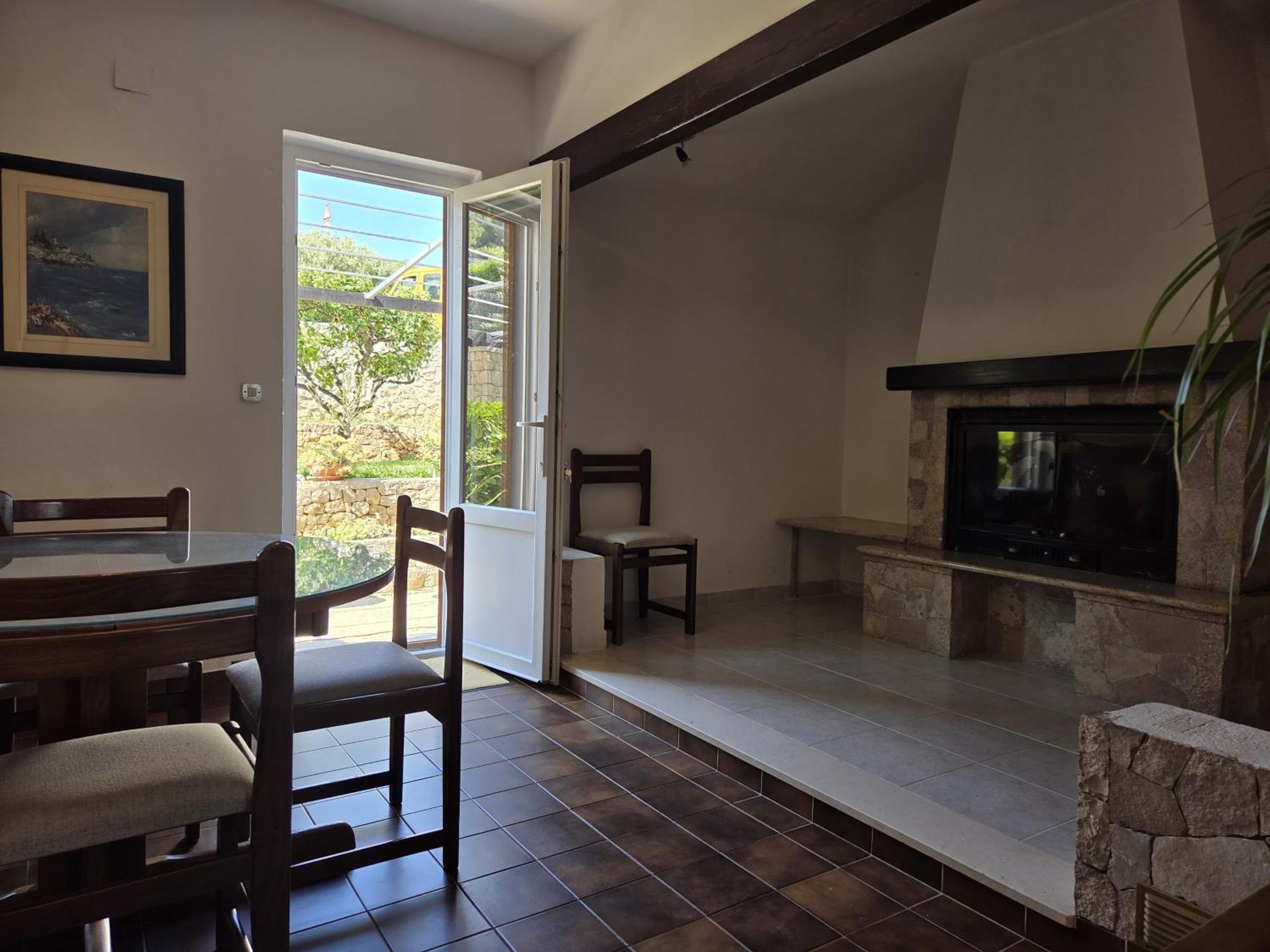 Apartments Jelena Supetar - Four Apartments - A Small House With A Private Yard - Two-Room Apartment With A Sea View - Studio Apartment - Two-Room Apartment With Garden View- Free Parking المظهر الخارجي الصورة